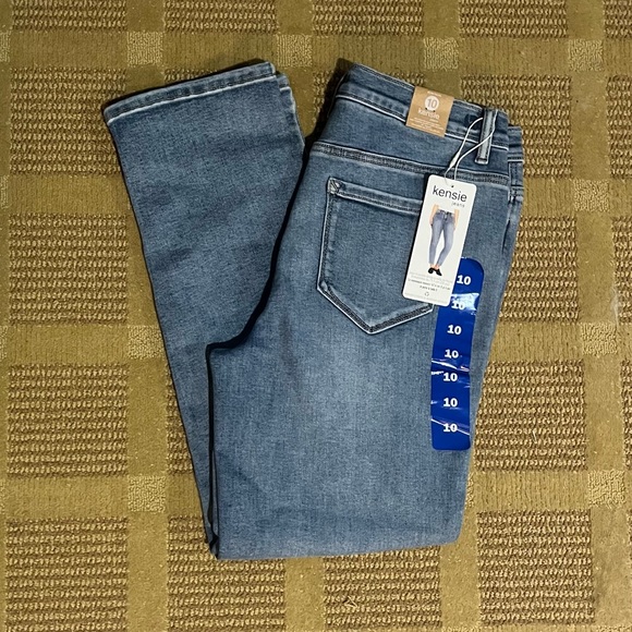 Kensie Women’s Straight Leg Jean - Picture 4 of 4